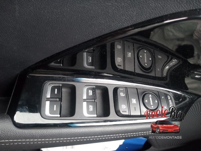 Kia Niro I 1.6 GDI Hybrid Sloopvoertuig (2017, Blauw)