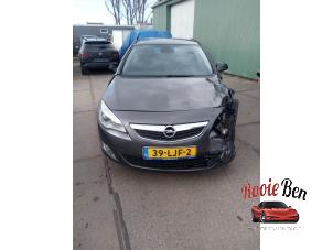 Opel Astra J 1.6 16V Ecotec  (Schade)