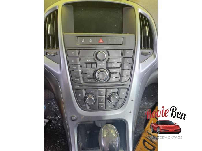 Opel Astra J Sports Tourer 2.0 CDTI 16V 165 Sloopvoertuig (2015, Wit)