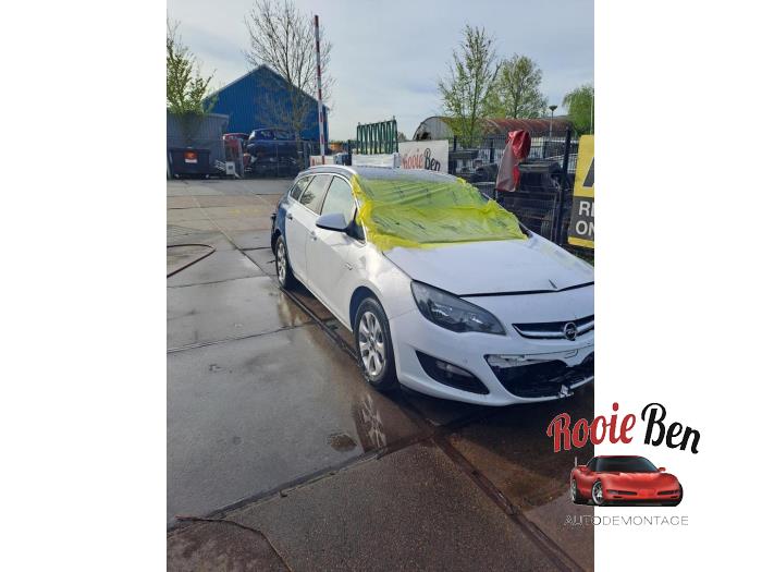 Opel Astra J Sports Tourer 2.0 CDTI 16V 165 Sloopvoertuig (2015, Wit)