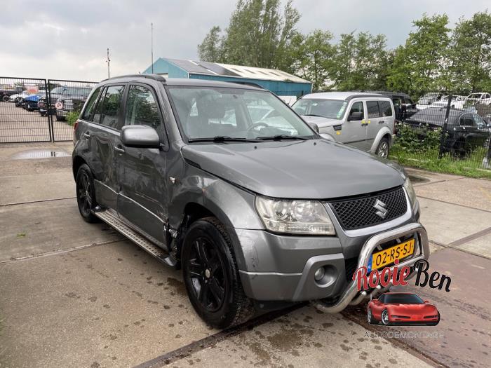 Suzuki Grand Vitara II 2.0 16V Sloopvoertuig (2005, Grijs)