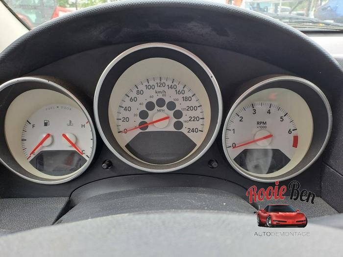 Dodge Caliber 2.0 16V Schadevoertuig (2007, Zwart)