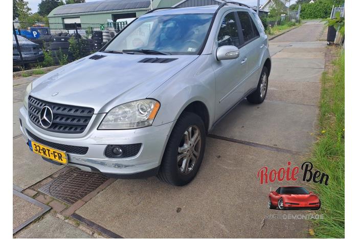 Mercedes ML II 3.5 350 4-Matic V6 24V Sloopvoertuig (2005, Grijs)