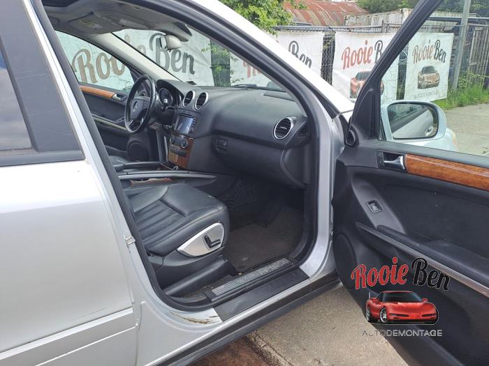 Mercedes ML II 3.5 350 4-Matic V6 24V Sloopvoertuig (2005, Grijs)