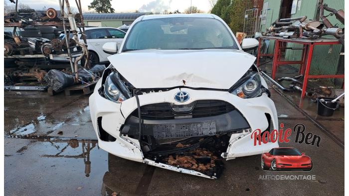 Toyota Yaris IV 1.5 12V Hybrid 115 Sloopvoertuig (2021, Wit)