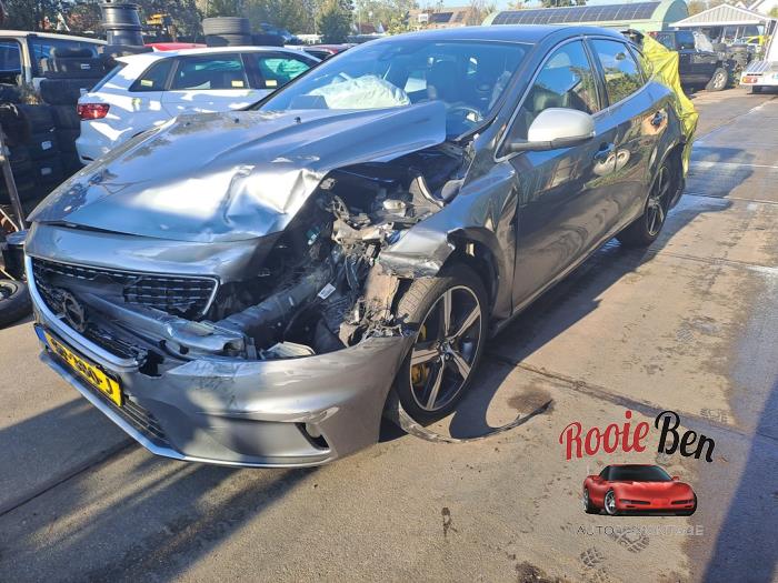 Volvo V40 2.0 D3 16V Sloopvoertuig (2018, Grijs)
