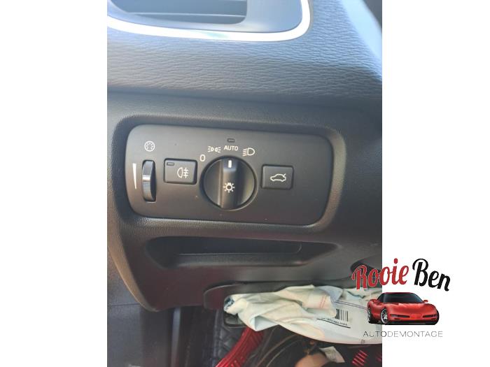 Volvo V40 2.0 D3 16V Sloopvoertuig (2018, Grijs)