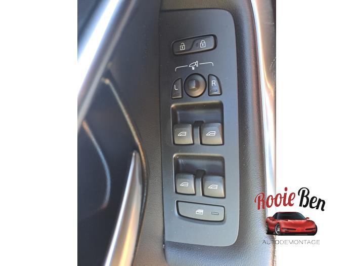 Volvo V40 2.0 D3 16V Sloopvoertuig (2018, Grijs)