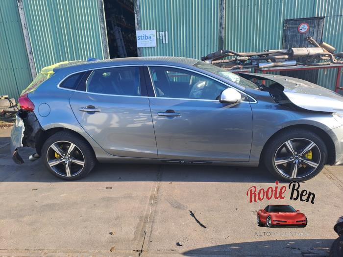 Volvo V40 2.0 D3 16V Sloopvoertuig (2018, Grijs)