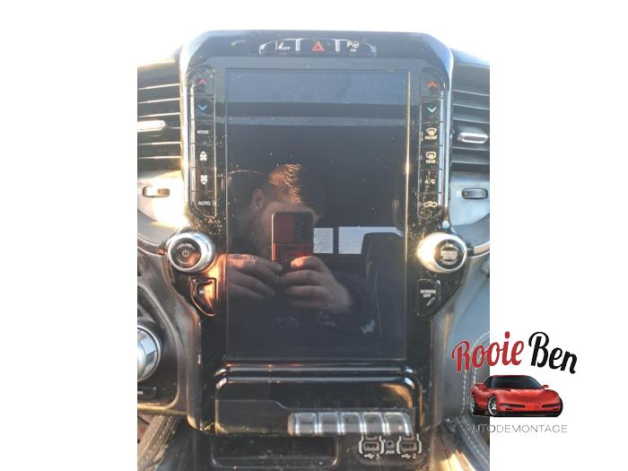 Dodge 1500 Crew Cab 5.7 Hemi V8 4x4 Sloopvoertuig (2023, Zwart)