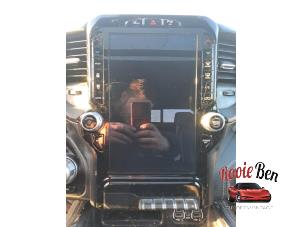 Dodge 1500 Crew Cab 5.7 Hemi V8 4x4 Sloopvoertuig (2023, Zwart)