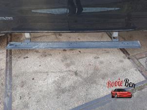 Dodge 1500 Crew Cab 5.7 Hemi V8 4x4 Sloopvoertuig (2023, Zwart)