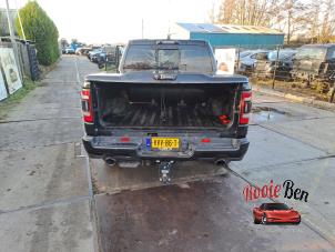 Dodge 1500 Crew Cab 5.7 Hemi V8 4x4 Sloopvoertuig (2023, Zwart)