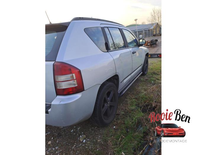 Jeep Compass I 2.4 16V 4x4 Sloopvoertuig (2008, Grijs)