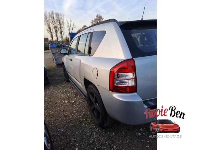 Jeep Compass I 2.4 16V 4x4 Sloopvoertuig (2008, Grijs)