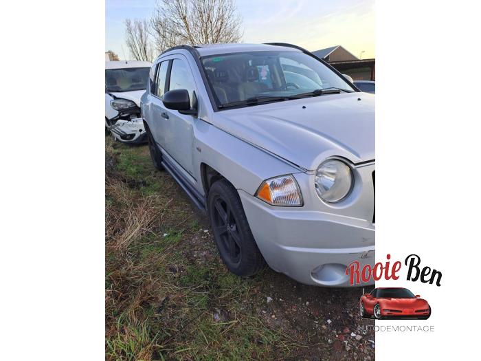 Jeep Compass I 2.4 16V 4x4 Sloopvoertuig (2008, Grijs)