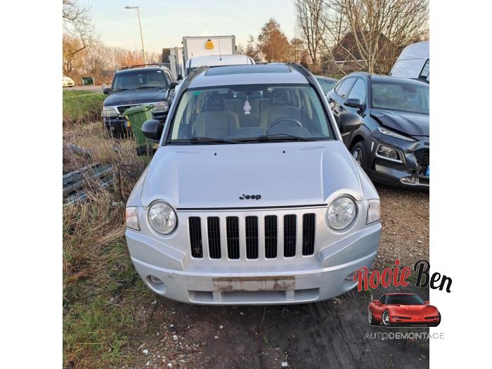 Jeep Compass I 2.4 16V 4x4 Sloopvoertuig (2008, Grijs)