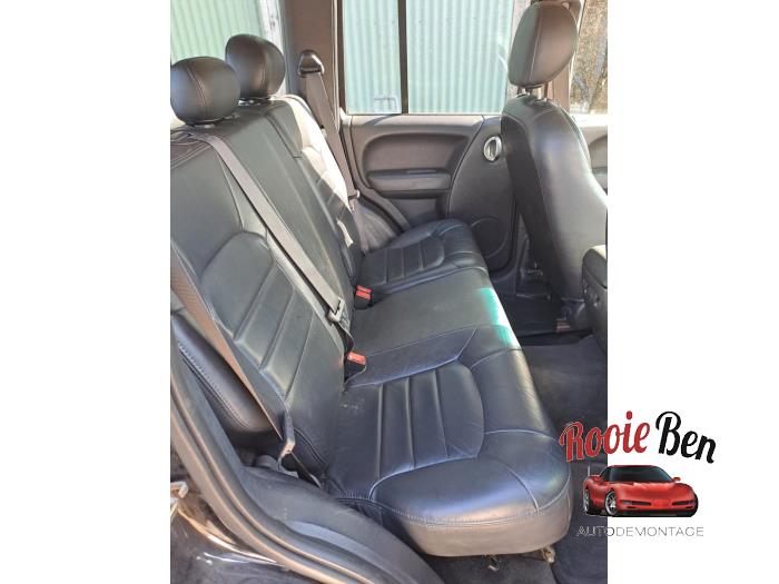 Jeep Cherokee/Liberty 3.7 V6 24V Sloopvoertuig (2003, Zwart)