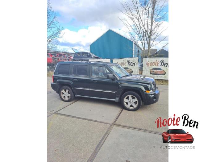 Jeep Patriot 2.4 16V 4x4 Eco + Sloopvoertuig (2011, Groen)