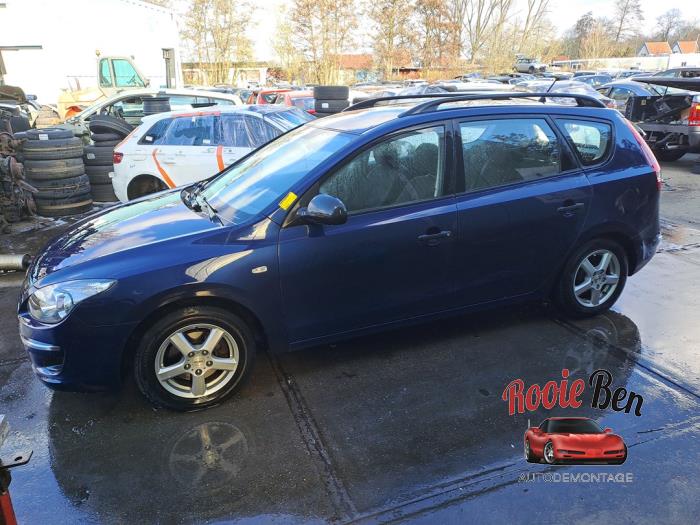 Hyundai i30 Crosswagon 1.4 CVVT 16V Sloopvoertuig (2009, Blauw)