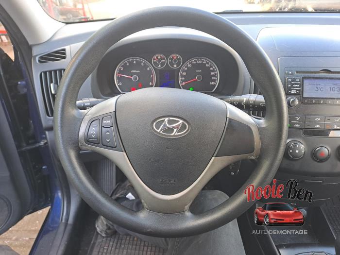 Hyundai i30 Crosswagon 1.4 CVVT 16V Sloopvoertuig (2009, Blauw)