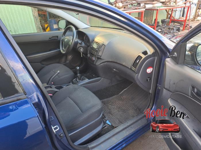 Hyundai i30 Crosswagon 1.4 CVVT 16V Sloopvoertuig (2009, Blauw)