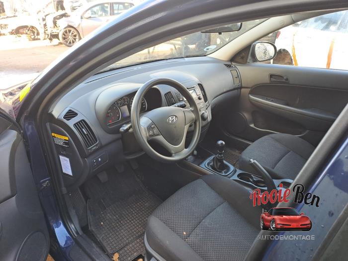 Hyundai i30 Crosswagon 1.4 CVVT 16V Sloopvoertuig (2009, Blauw)