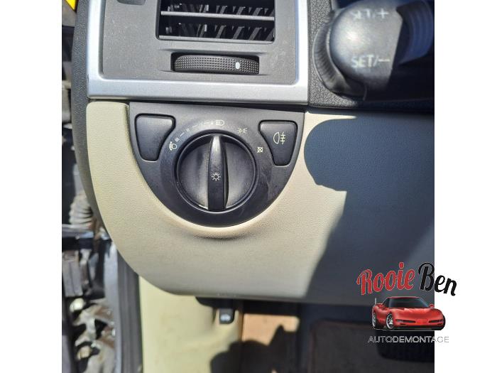 Cadillac BLS 2.0 Turbo 16V Schadevoertuig (2007, Grijs)