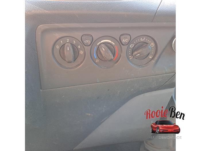 Ford Transit Custom 2.2 TDCi 16V Schadevoertuig (2015, Wit)