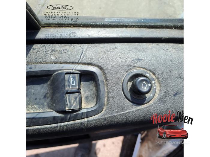 Ford Transit Custom 2.2 TDCi 16V Schadevoertuig (2015, Wit)