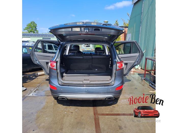 Hyundai Santa Fe II 2.4 16V 4x4 Sloopvoertuig (2011, Grijs)