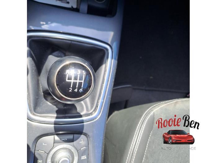 Renault Laguna III Estate 2.0 Turbo 16V GT Schadevoertuig (2010, Zwart)