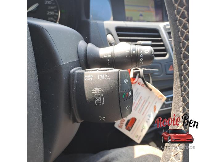 Renault Laguna III Estate 2.0 Turbo 16V GT Schadevoertuig (2010, Zwart)