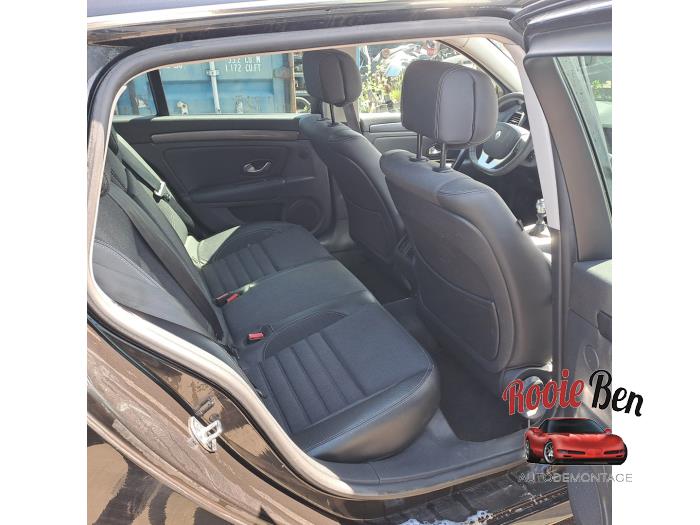 Renault Laguna III Estate 2.0 Turbo 16V GT Schadevoertuig (2010, Zwart)