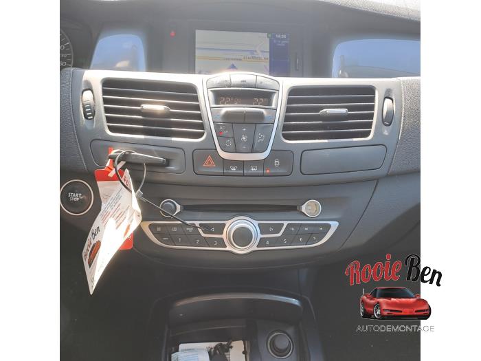 Renault Laguna III Estate 2.0 Turbo 16V GT Schadevoertuig (2010, Zwart)