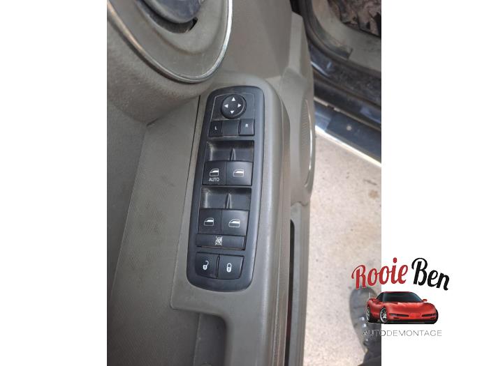 Dodge Nitro 3.7 STX V6 4x4 Autom. Schadevoertuig (2008, Graniet)