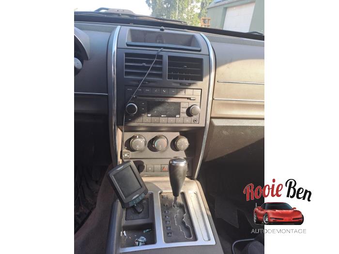 Dodge Nitro 3.7 STX V6 4x4 Autom. Schadevoertuig (2008, Graniet)