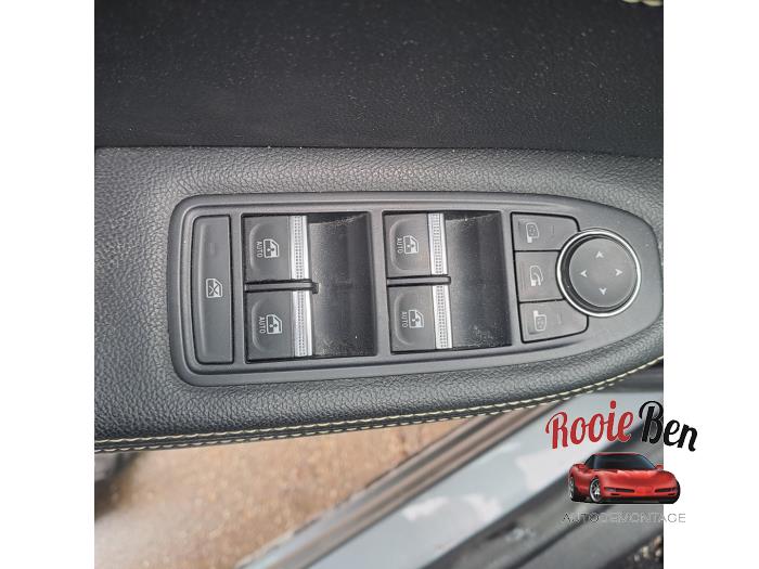 Renault Arkana 1.6 E-Tech 145 16V Sloopvoertuig (2024, Grijs)