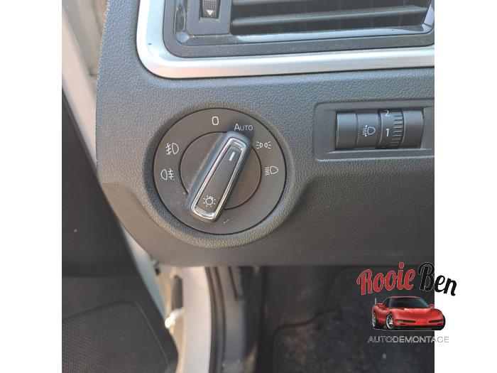 Skoda Rapid 1.2 TSI 16V Sloopvoertuig (2015, Wit)