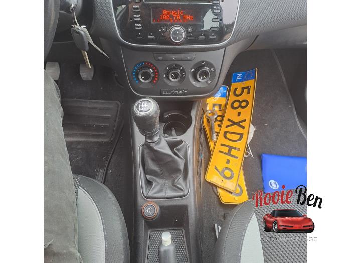 Fiat Punto III 0.9 TwinAir Schadevoertuig (2012, Grijs)