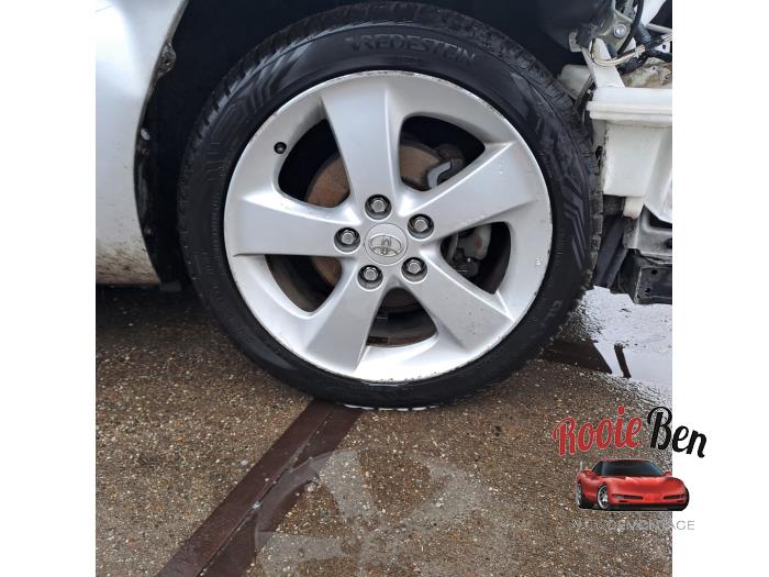 Toyota Auris 1.8 16V HSD Full Hybrid Schadevoertuig (2011, Grijs)