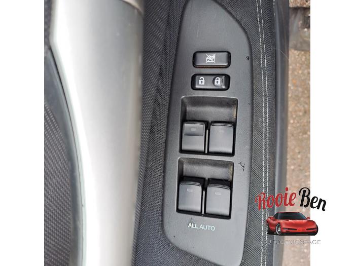 Toyota Auris 1.8 16V HSD Full Hybrid Schadevoertuig (2011, Grijs)