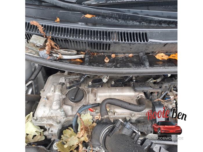 Toyota Auris 1.8 16V HSD Full Hybrid Schadevoertuig (2011, Grijs)