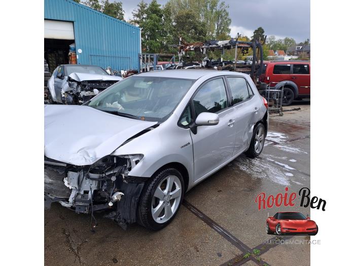 Toyota Auris 1.8 16V HSD Full Hybrid Schadevoertuig (2011, Grijs)