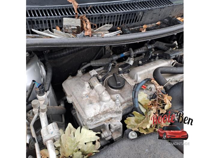 Toyota Auris 1.8 16V HSD Full Hybrid Schadevoertuig (2011, Grijs)