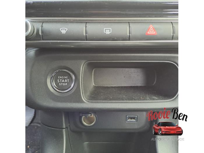 Citroen C3 1.2 Vti 12V PureTech Schadevoertuig (2024, Grijs)