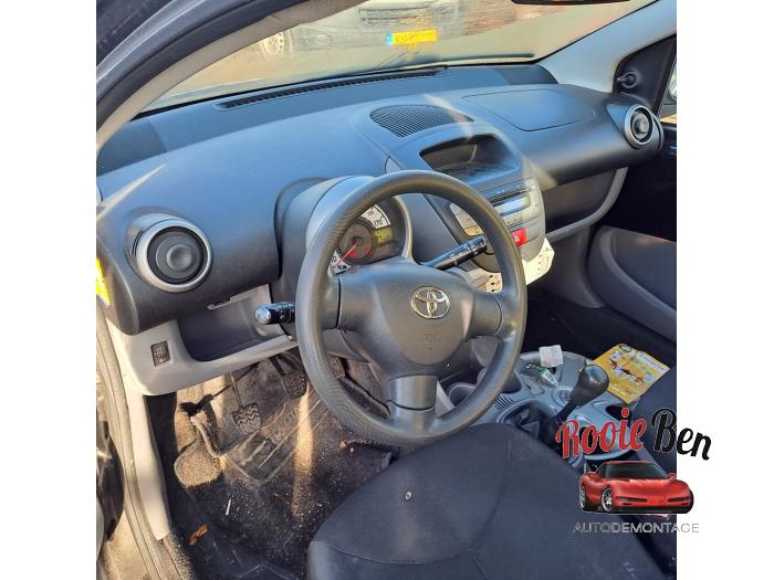 Toyota Aygo 1.0 12V VVT-i Sloopvoertuig (2010, Zwart)