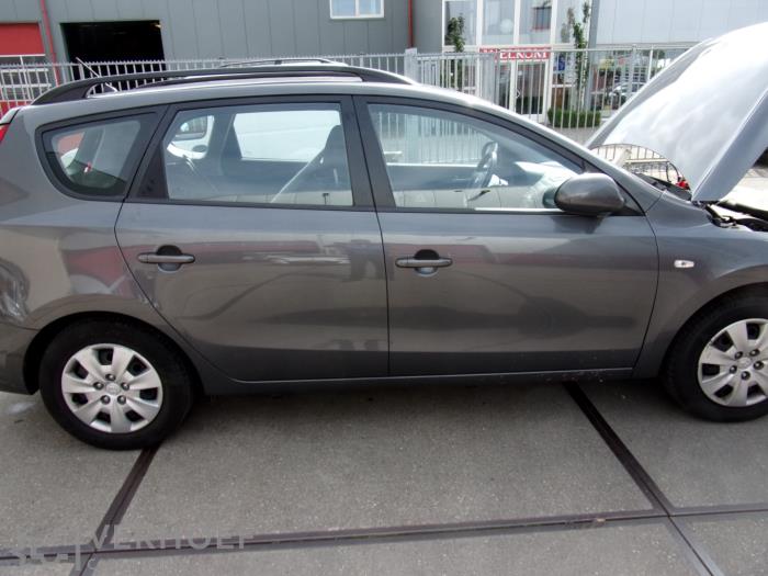 Hyundai i30 Crosswagon 1.6 CVVT 16V Sloopvoertuig (2009, Grijs)