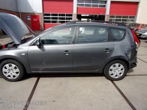 Hyundai i30 Crosswagon 1.6 CVVT 16V Sloopvoertuig (2009, Grijs)