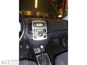 Hyundai i30 Crosswagon 1.6 CVVT 16V Sloopvoertuig (2009, Grijs)